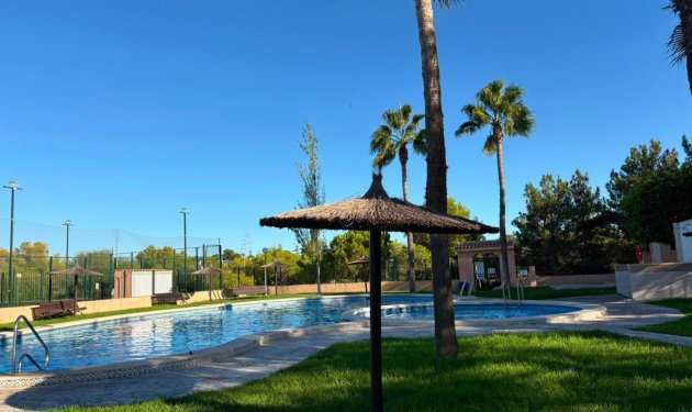 Adosado - Reventa - Torrevieja -
                Orihuela costa