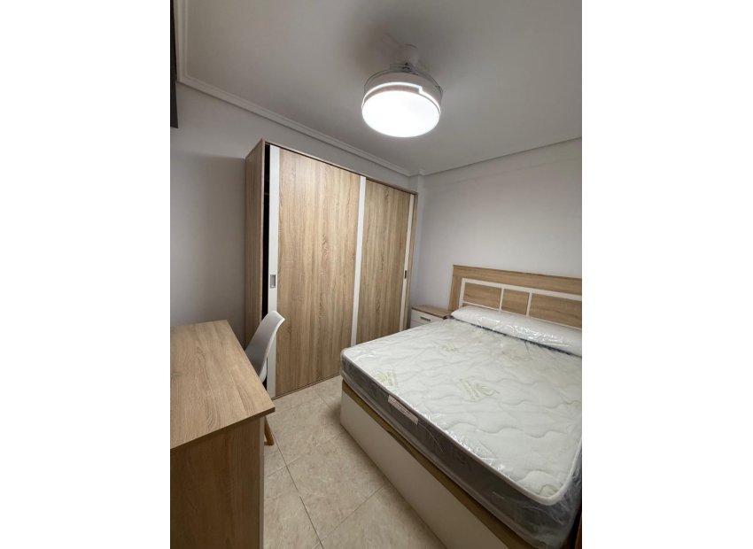 Alquiler a largo plazo - Apartament - Elche - Altabix