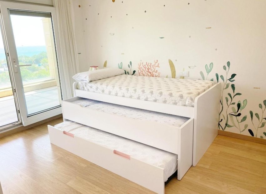 Alquiler a largo plazo - Chalet - Arenales del Sol - Zona paseo maritimo