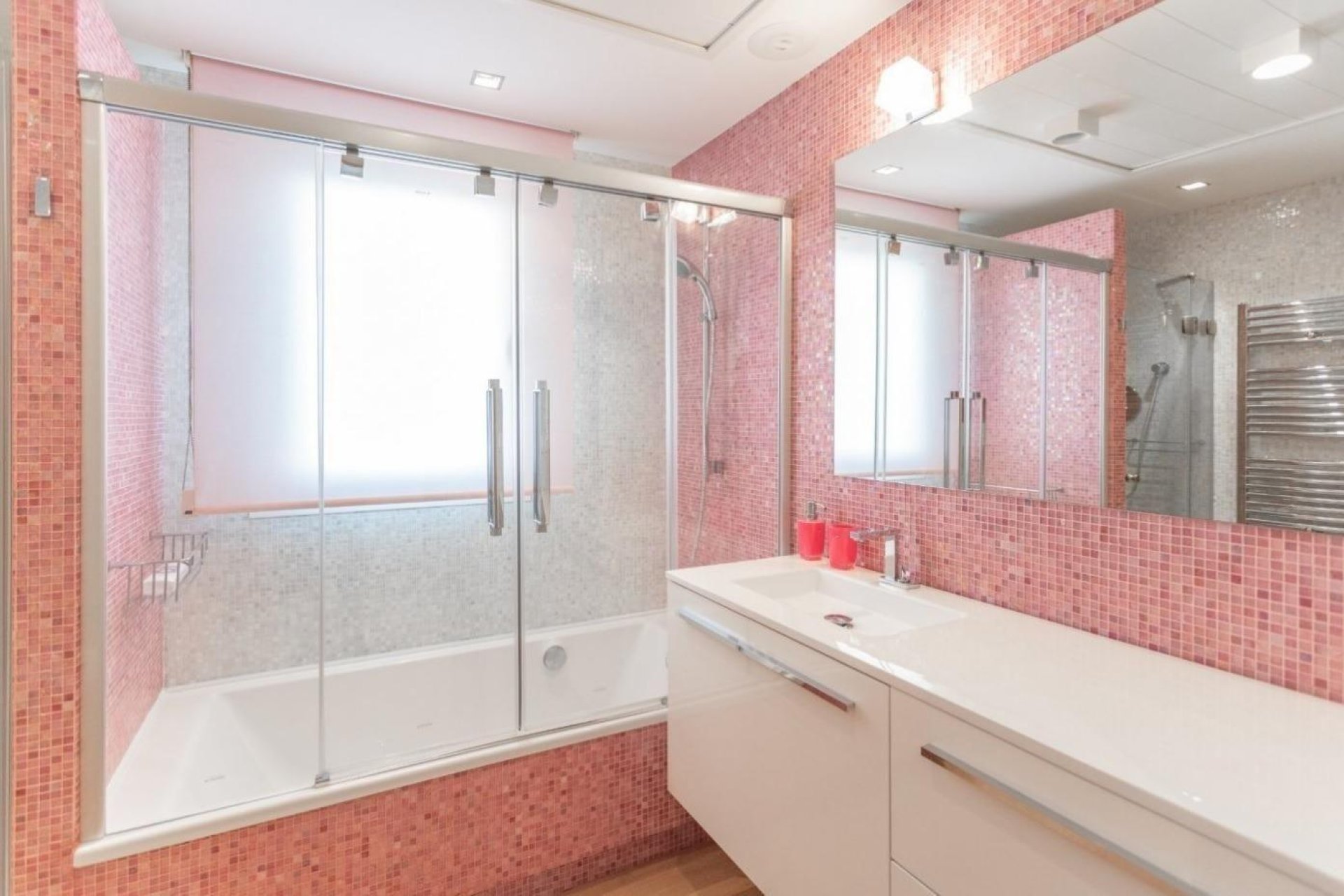 Alquiler a largo plazo - Chalet - Arenales del Sol - Zona paseo maritimo