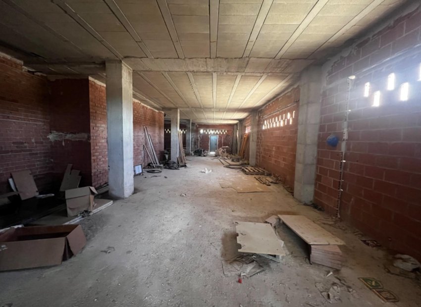 Alquiler a largo plazo - Local comercial - Elche - Zona Deportiva-Nuevo Altabix