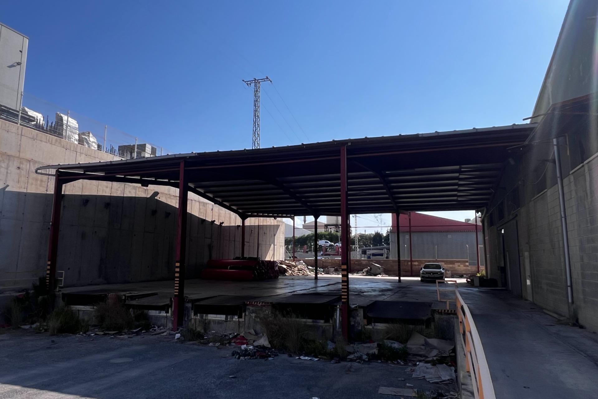 Alquiler a largo plazo - Nave industrial - Alicante - El Palmeral-Urbanova-Tabarca