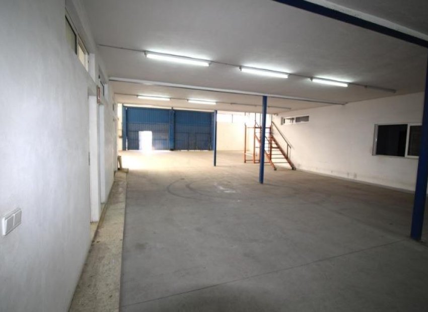 Alquiler a largo plazo - Nave industrial - Alicante - Pla de la vallonga