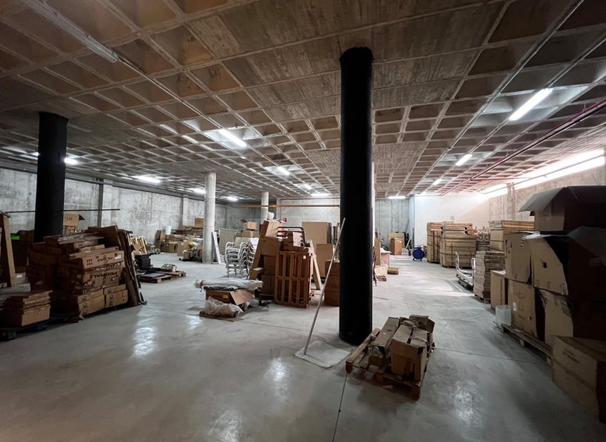 Alquiler a largo plazo - Nave industrial - Elche Pedanías - Jubalcoi-Saladas