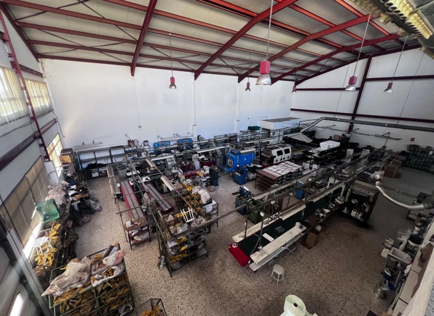 Alquiler a largo plazo - Nave industrial - Elche Pedanías - Poligono torrellano