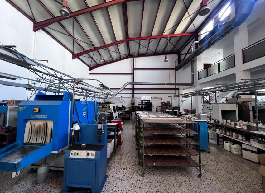 Alquiler a largo plazo - Nave industrial - Elche Pedanías - Poligono torrellano