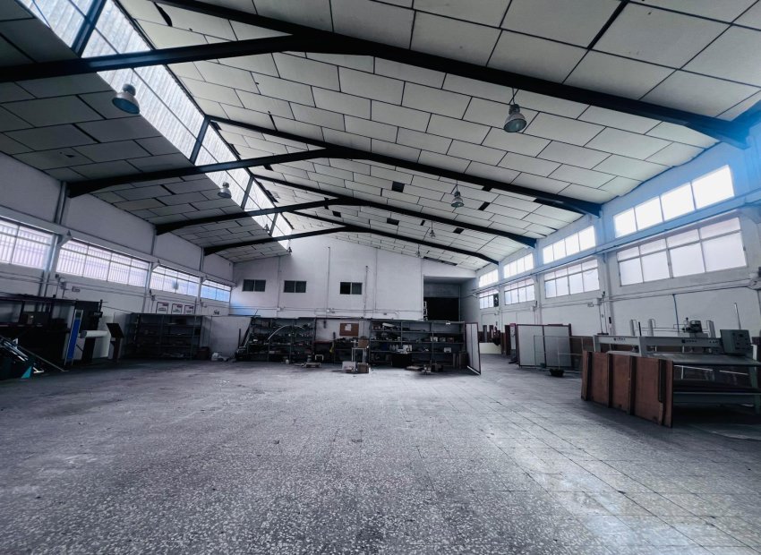 Alquiler a largo plazo - Nave industrial - Elche - Sector V-El Canal