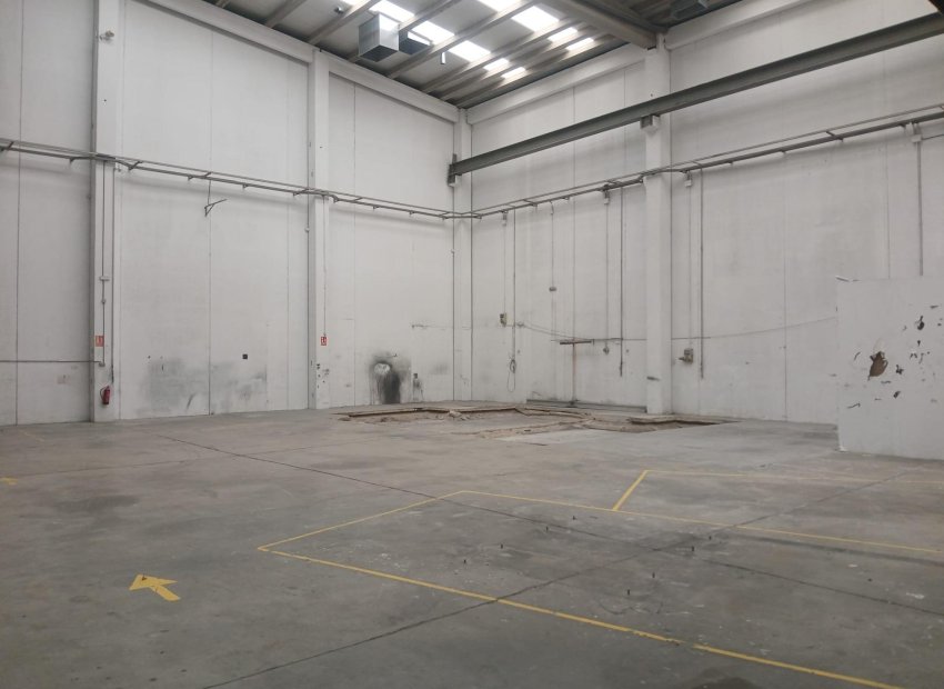 Alquiler a largo plazo - Nave industrial - San Vicente del Raspeig - Poligono Canastell