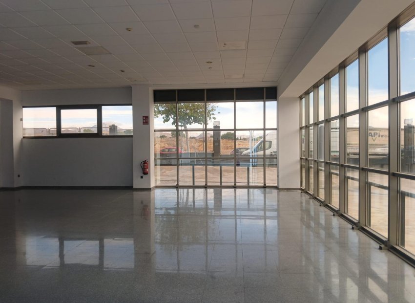 Alquiler a largo plazo - Nave industrial - San Vicente del Raspeig - Poligono Canastell