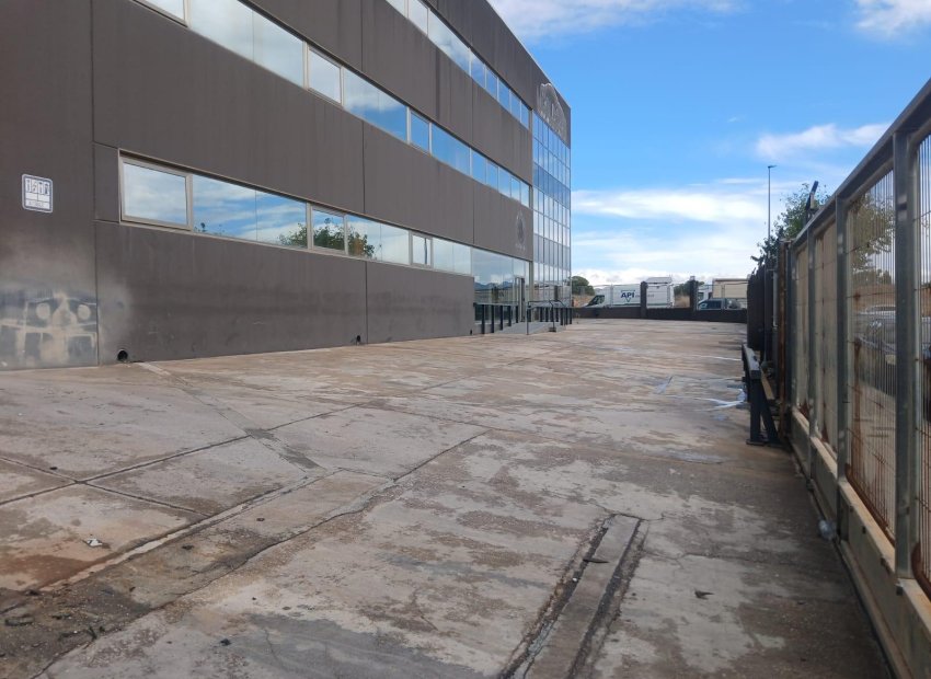 Alquiler a largo plazo - Nave industrial - San Vicente del Raspeig - Poligono Canastell