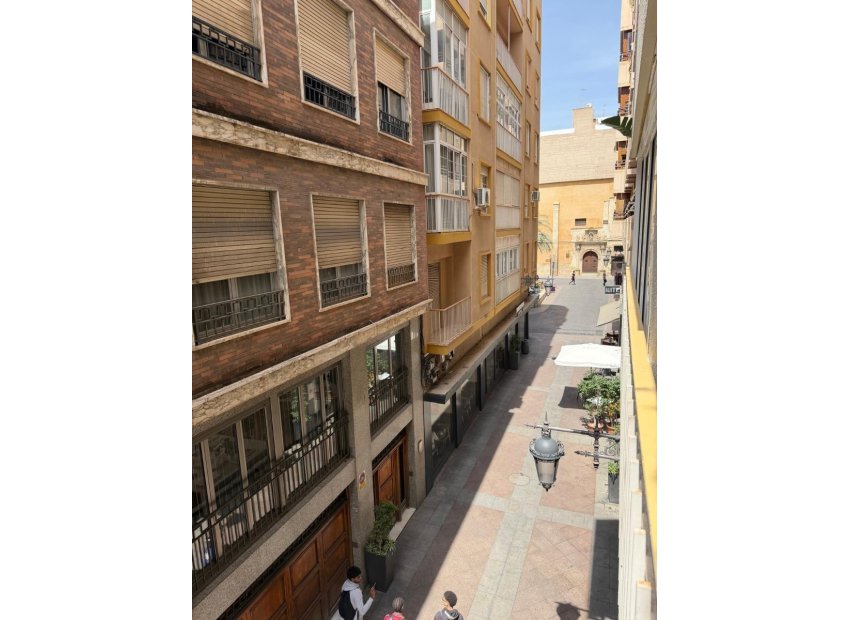 Alquiler a largo plazo - Piso - Elche - Center