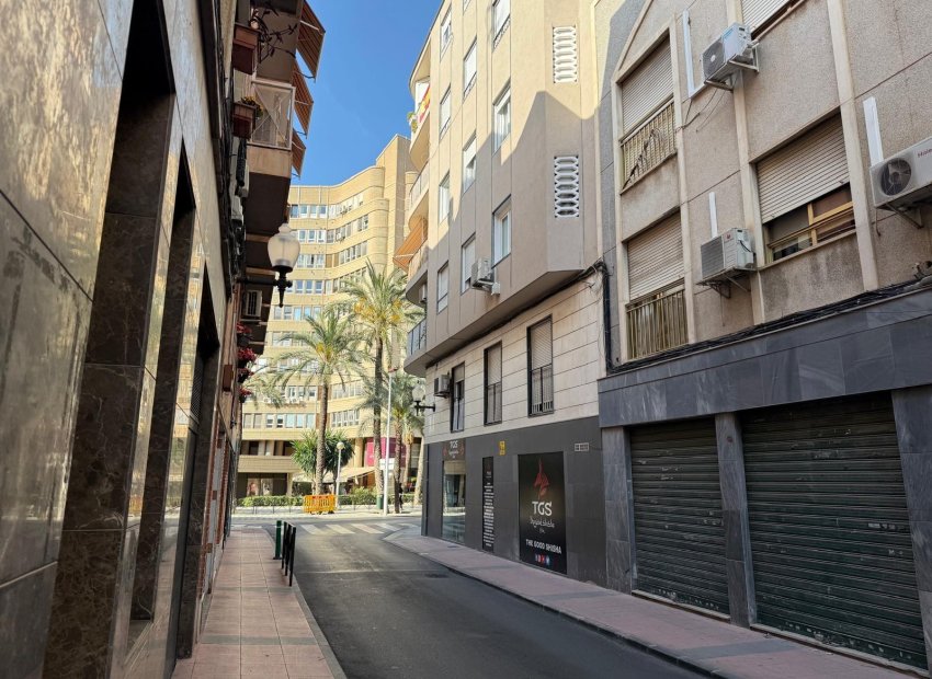 Alquiler a largo plazo - Piso - Elche - Centro