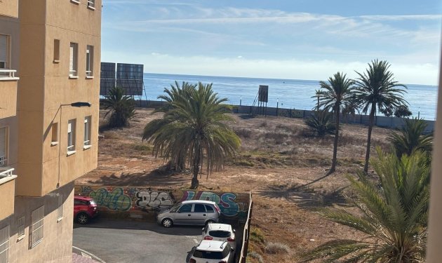 Apartamento - Reventa - Torrevieja -
                torrevieja