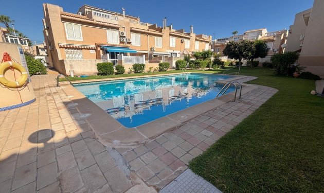 Casa Tipo Dúplex - Odsprzedaż - Torrevieja -
                Los Frutales