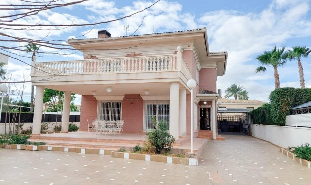 Chalet - Herverkoop -
            Elche - GV-298