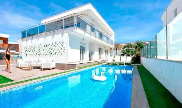 Chalet - Herverkoop -
            Gran alacant - GV-277