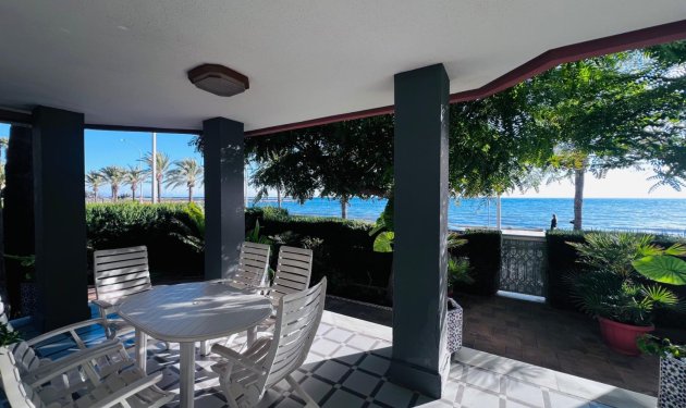 Chalet - Herverkoop - Santa Pola -
                Santiago bernabeu