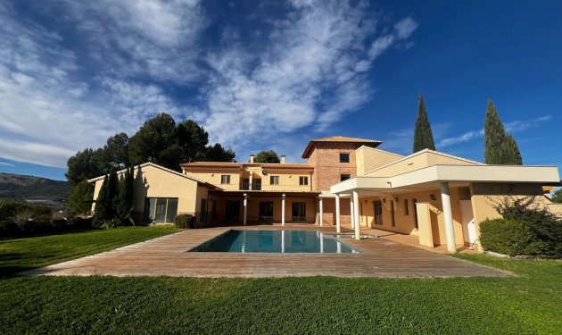 Finca rústica - Resale - Penaguila -
                Penaguila