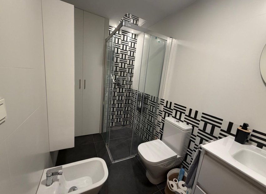 Herverkoop - Apartamento - Elche - Zona Deportiva-Nuevo Altabix