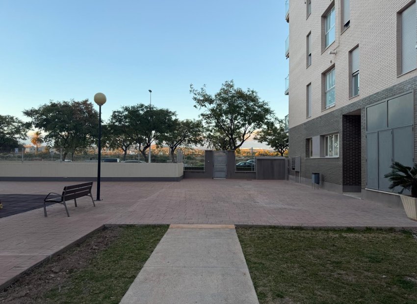 Herverkoop - Apartamento - Elche - Zona Deportiva-Nuevo Altabix