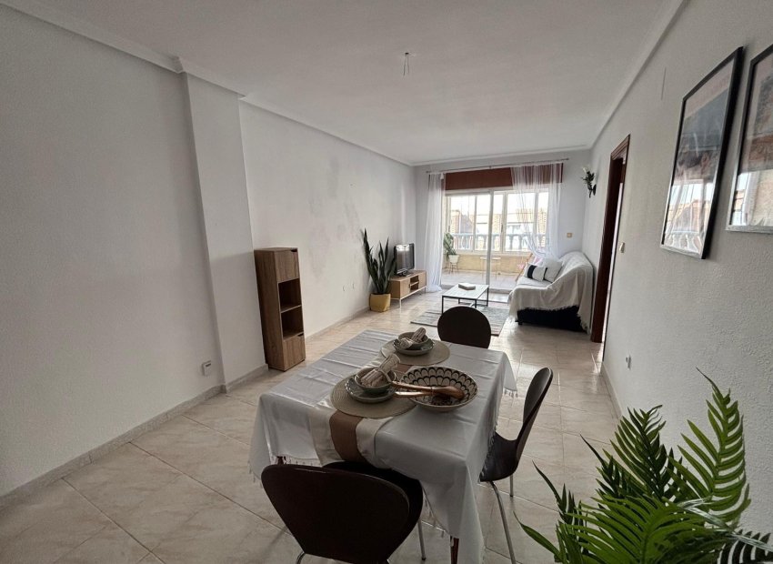 Herverkoop - Apartamento - Torrevieja - Centro
