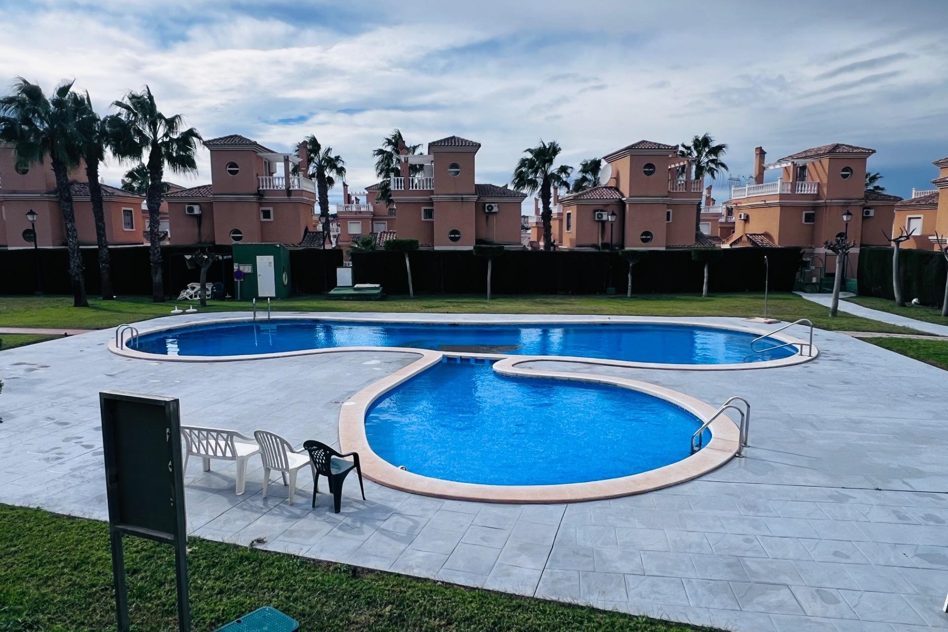 Herverkoop - Chalet - Algorfa - Urb. lo crispin