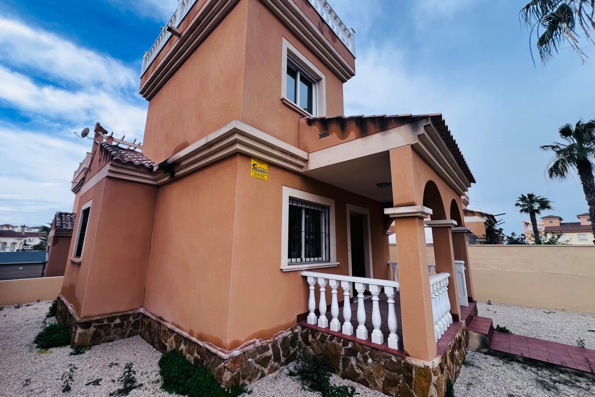 Herverkoop - Chalet - Algorfa - Urb. lo crispin