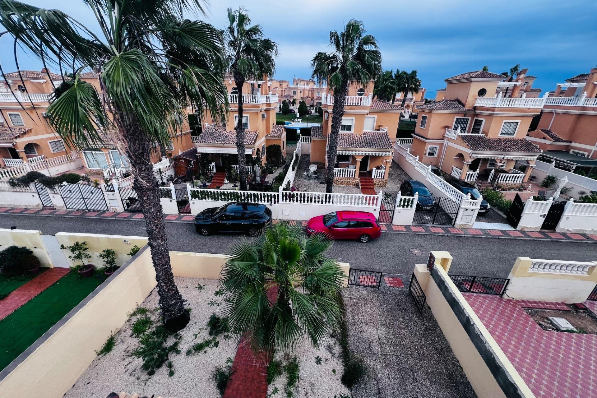 Herverkoop - Chalet - Algorfa - Urb. lo crispin