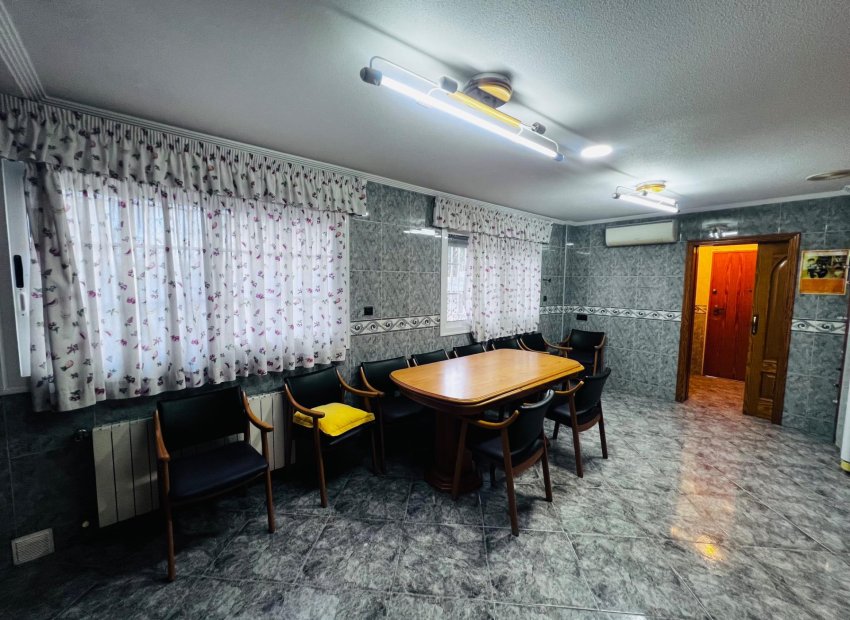 Herverkoop - Chalet - Elche - Ciudad Jardin