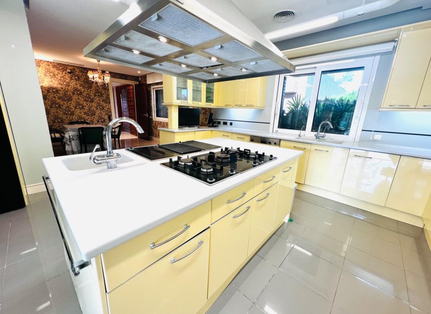 Herverkoop - Chalet - Elche Pedanías - Matola
