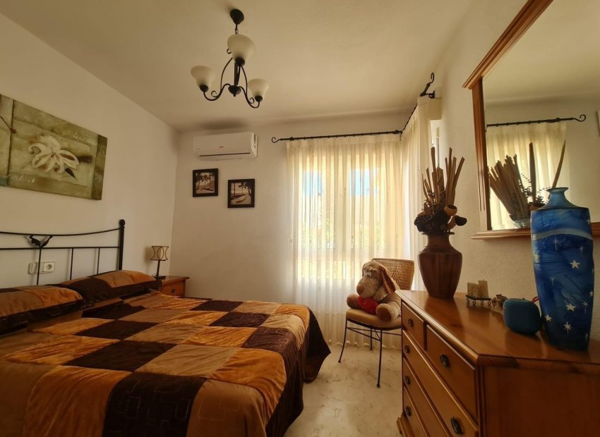 Herverkoop - Chalet - Orihuela Costa - Campos de Golf