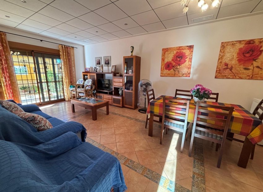 Herverkoop - Chalet - Orihuela Costa - Punta Prima