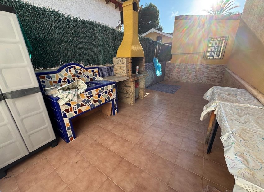 Herverkoop - Chalet - Orihuela Costa - Punta Prima