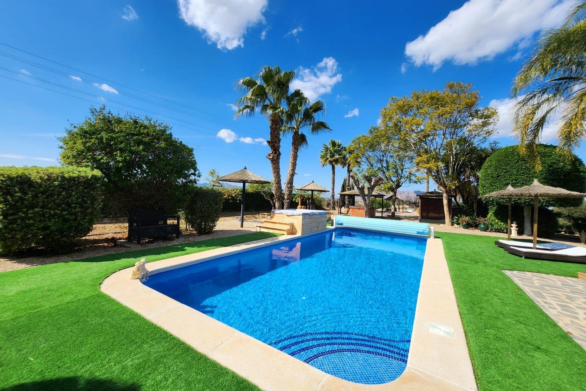 Herverkoop - Chalet - Orihuela