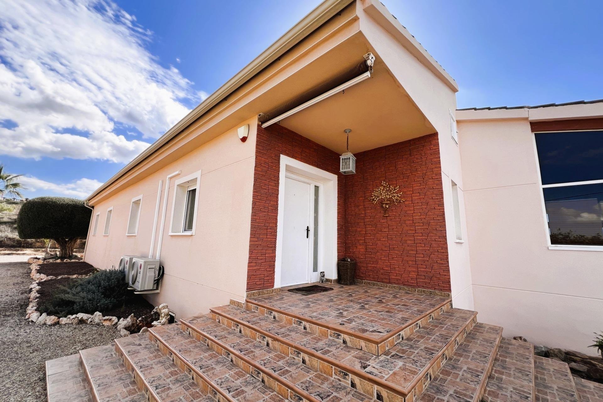 Herverkoop - Chalet - Orihuela