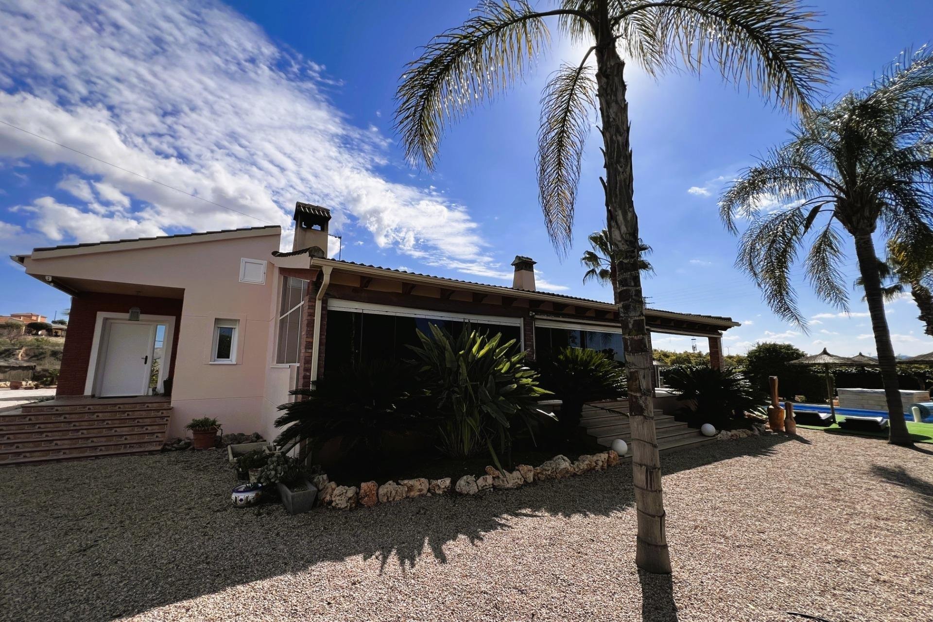 Herverkoop - Chalet - Orihuela