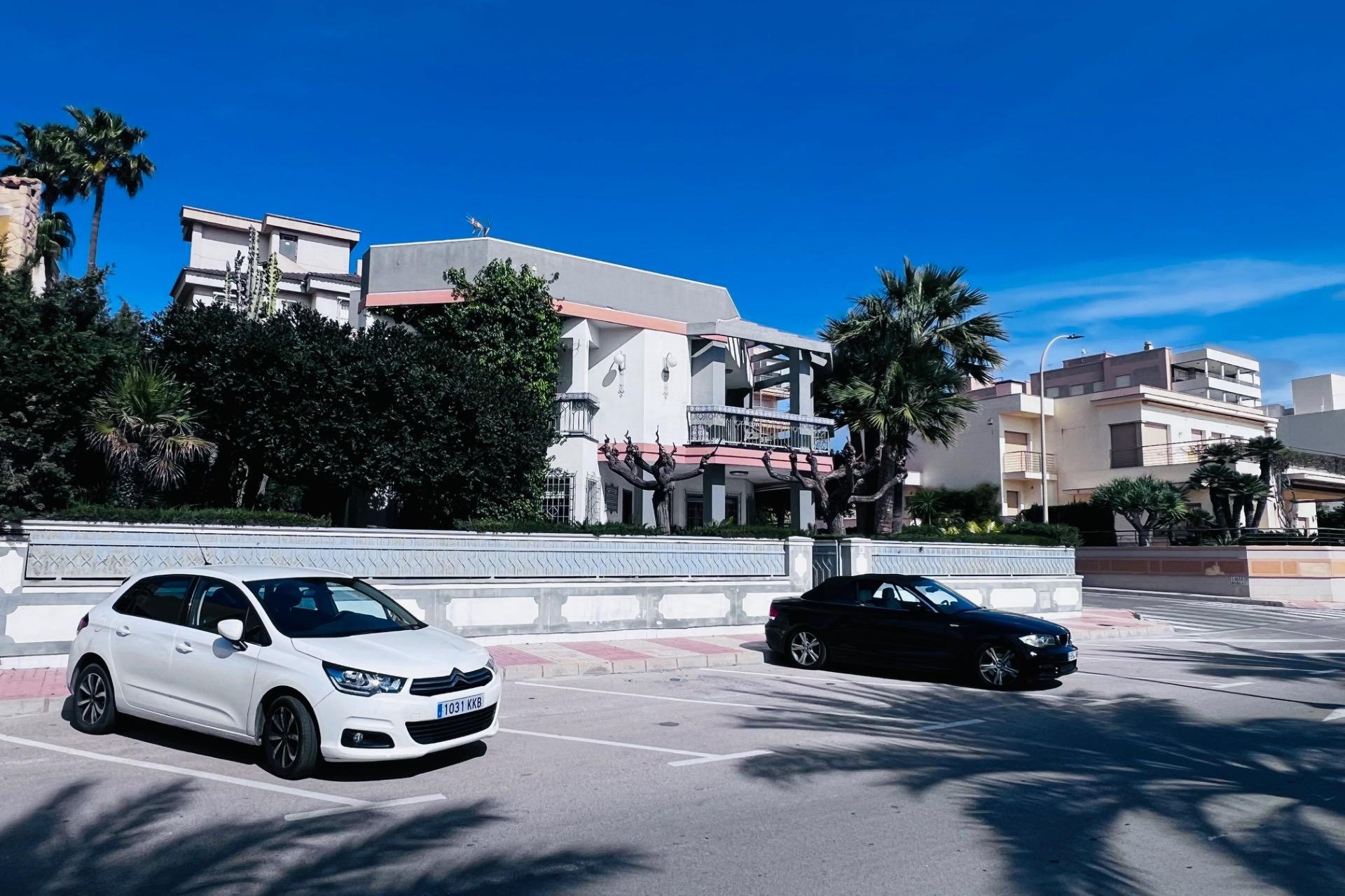 Herverkoop - Chalet - Santa Pola - Santiago bernabeu