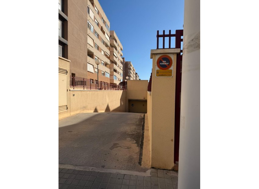 Herverkoop - Garage - Elche - Universidad - Ciudad deportiva