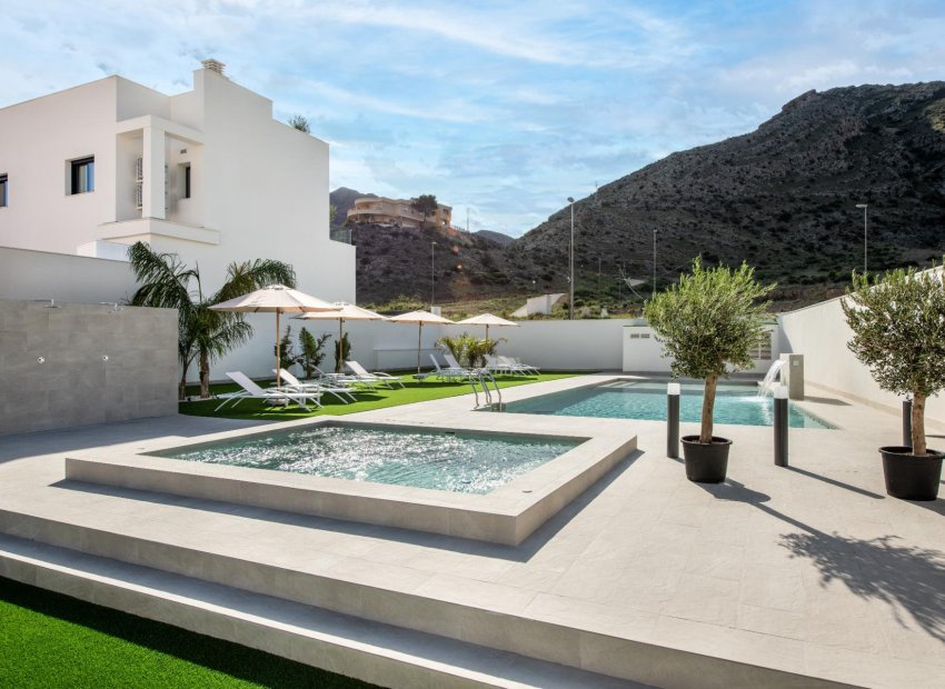 Herverkoop - Herenhuis - Cox