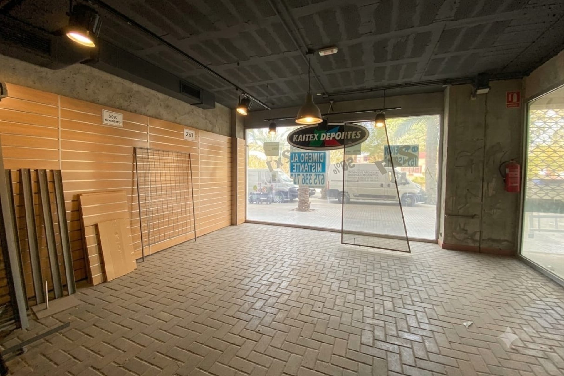 Herverkoop - Local comercial - Elche - Zona Universidad