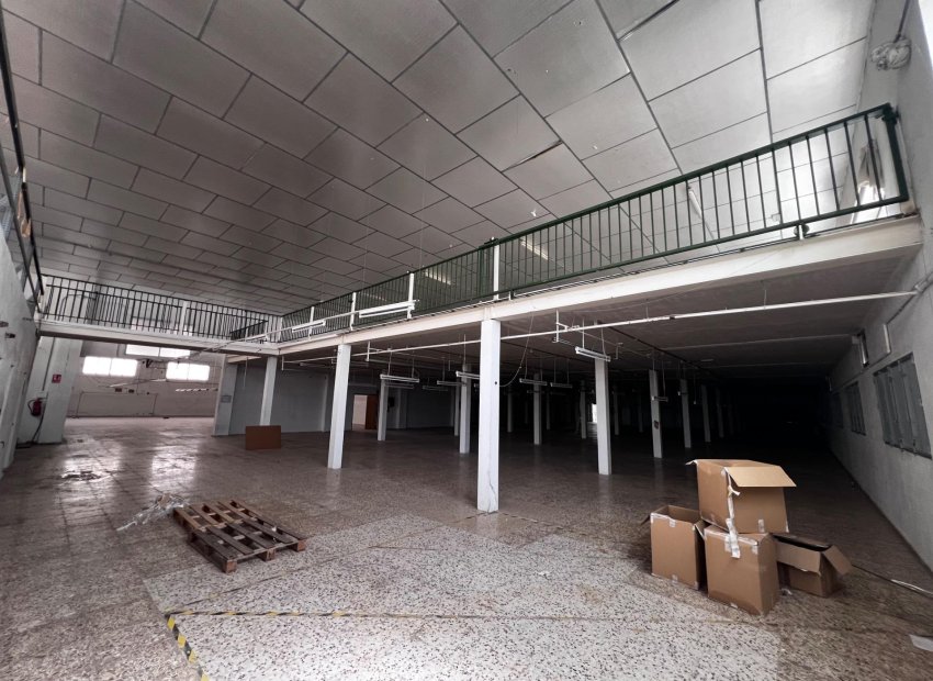Herverkoop - Nave industrial - Albatera - Pueblo 11