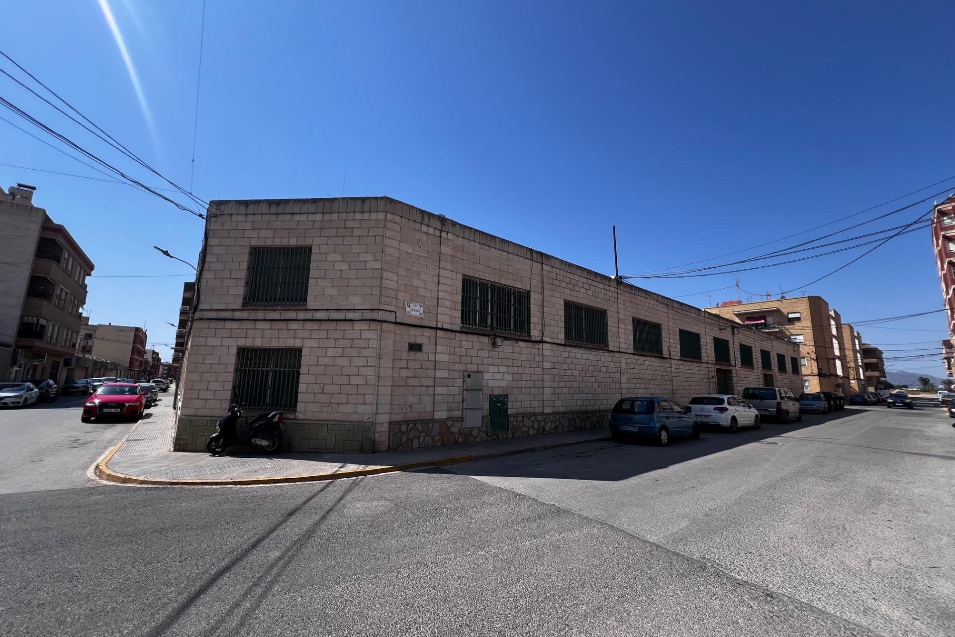 Herverkoop - Nave industrial - Albatera - Pueblo 11