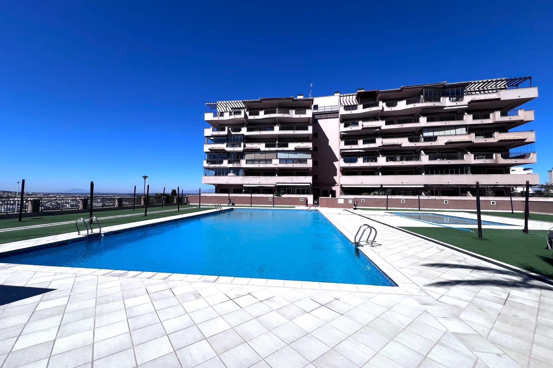 Herverkoop - Piso - Arenales del Sol