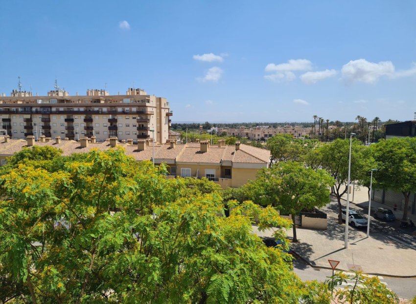 Herverkoop - Piso - Elche - Campo de Fútbol