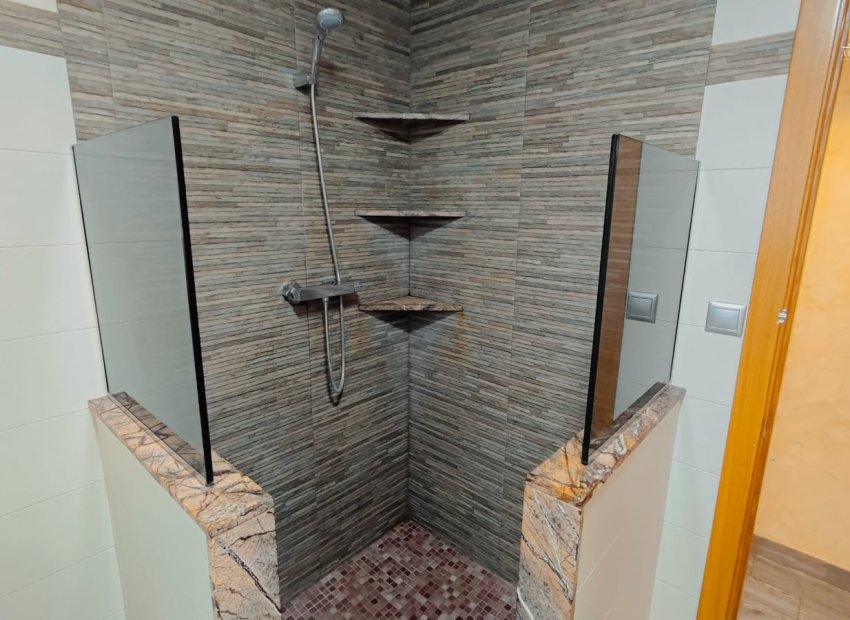 Herverkoop - Piso - Elche - Sector V-El Canal