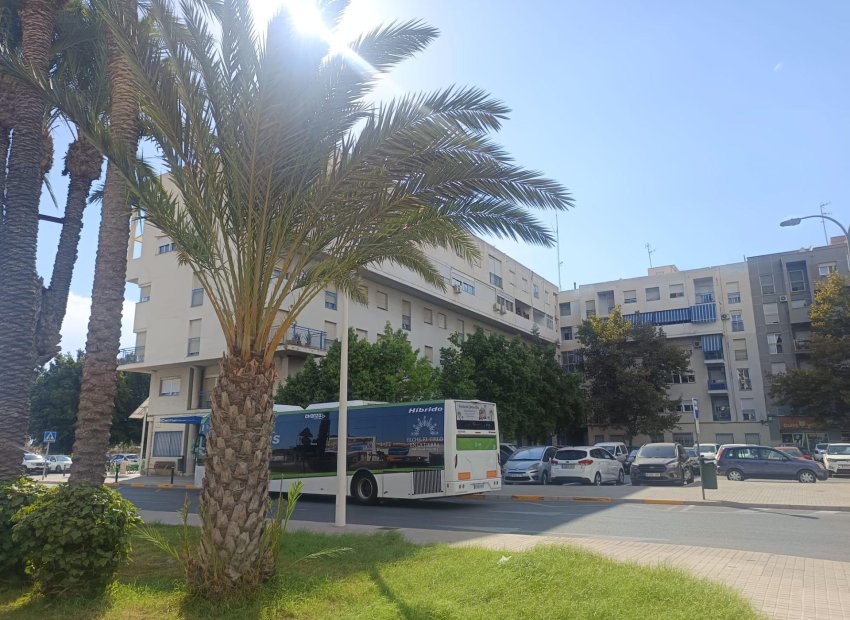 Herverkoop - Piso - Elche - Sector V-El Canal