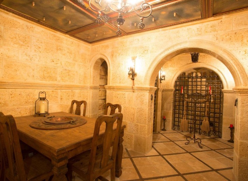 Herverkoop - Villa de Lujo - La Nucía - Coloma