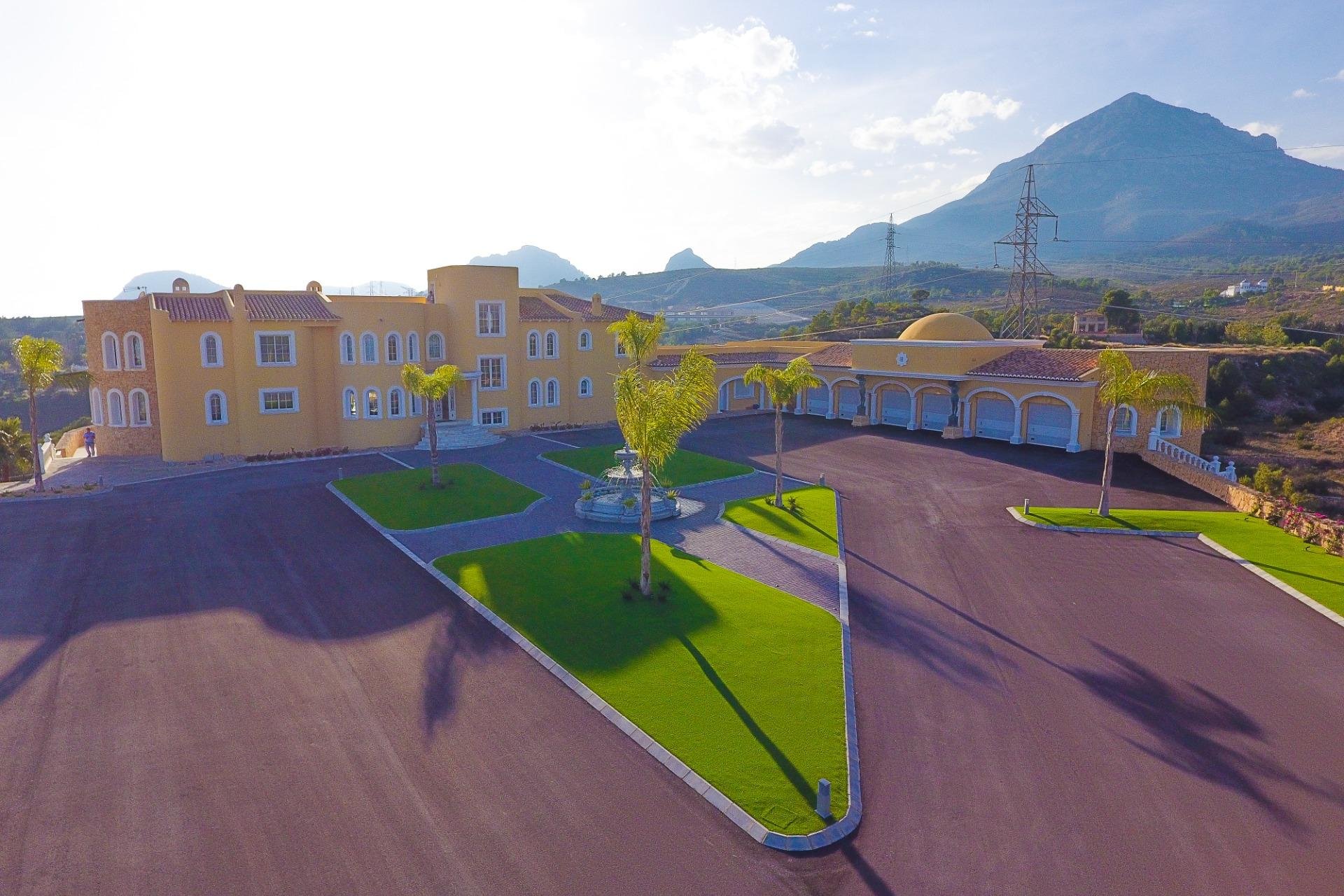 Herverkoop - Villa de Lujo - La Nucía - Coloma