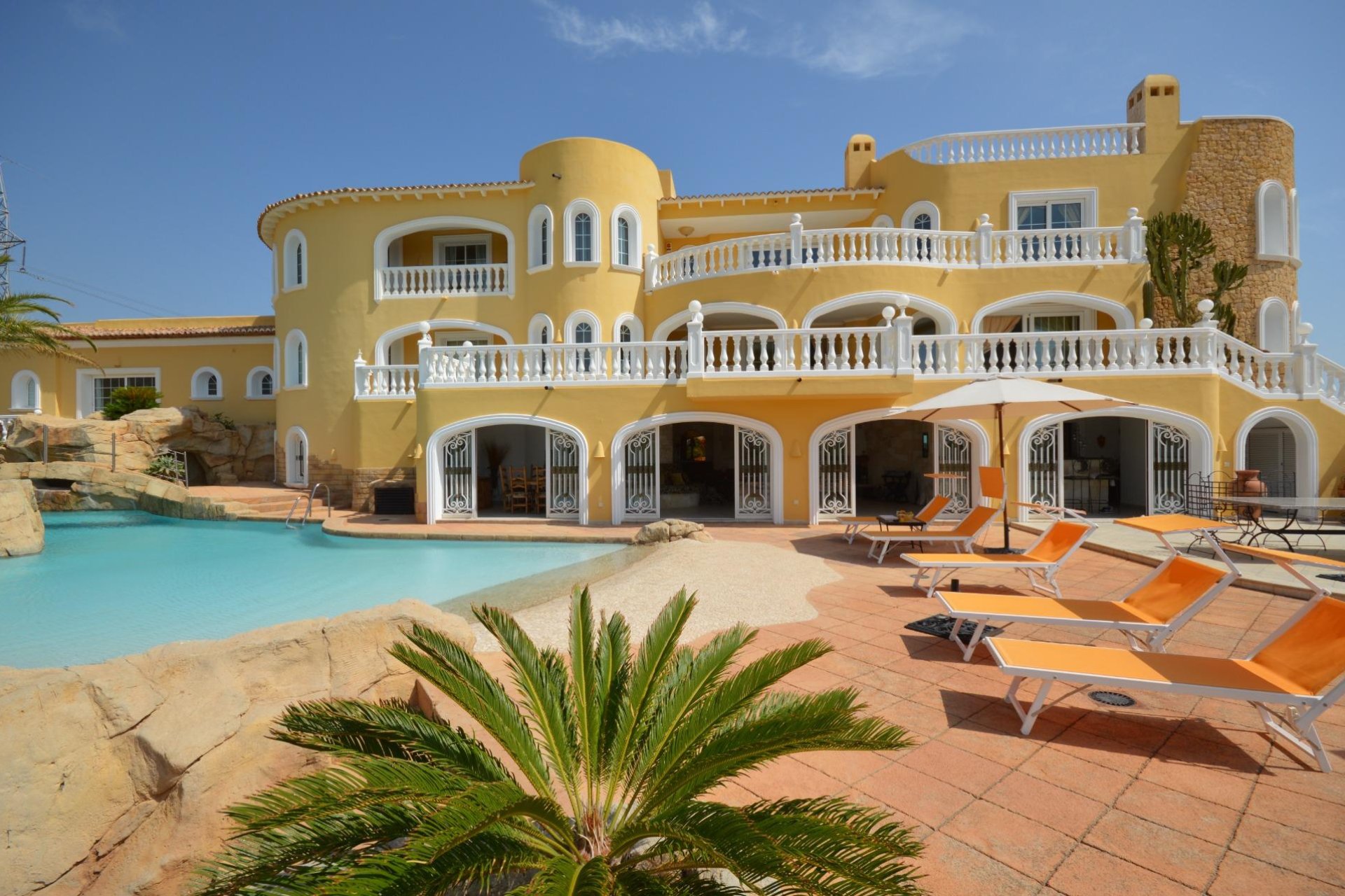 Herverkoop - Villa de Lujo - La Nucía - Coloma