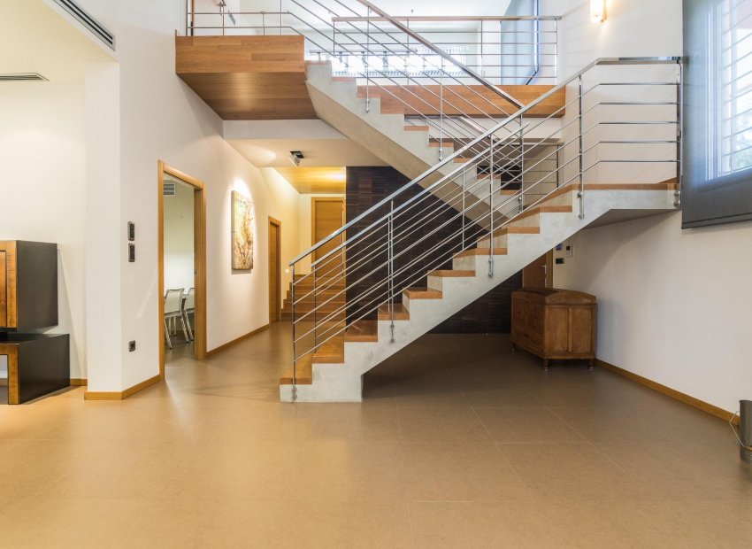 Herverkoop - Villa de Lujo - Peña las aguilas - Peña de Las Águilas